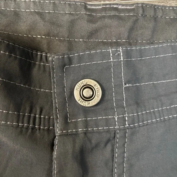 Kuhl Renegade Stealth Convertible Mens 34x30 Grey Zip Off Hiking Cargo Shorts - Picture 4 of 16